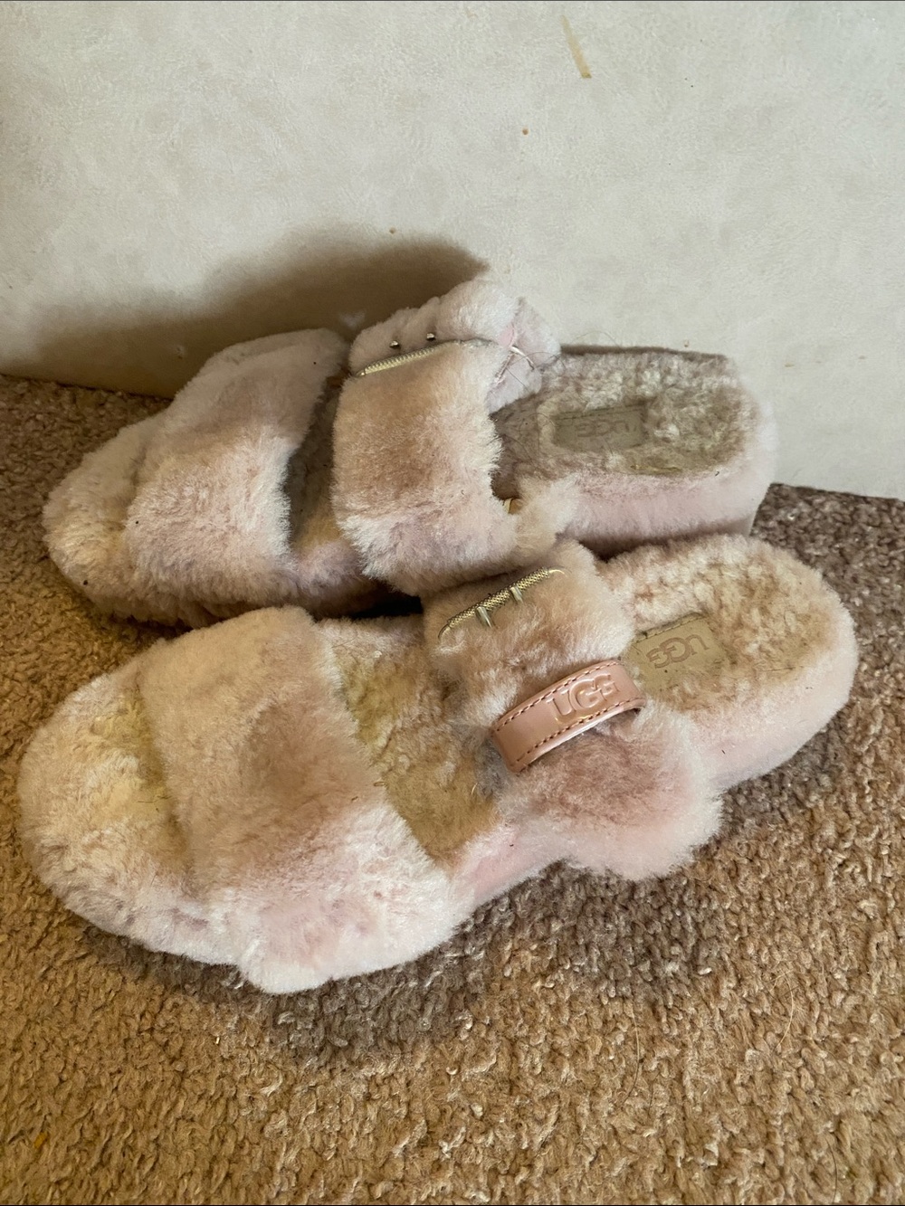 UGG Women's Fluffy Double-Strap Slide - Light Pink